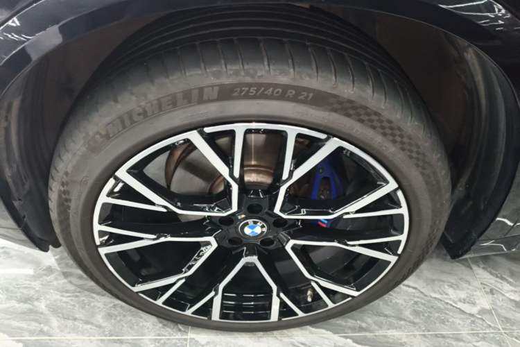 Used BMW X5 2023 xDrive 40Li M Sport Package Left Front Wheel Hub