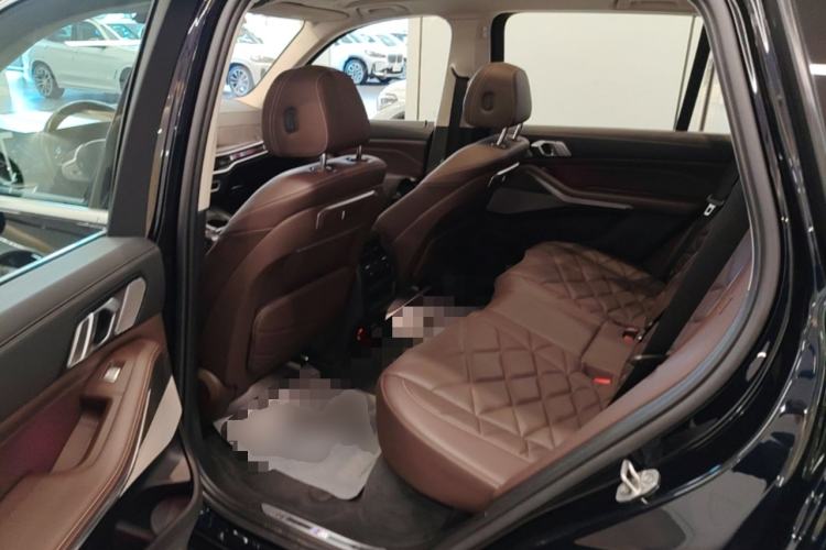 Used BMW X5 2023 xDrive 30Li Luxury M Sport Package Left Rear Seat