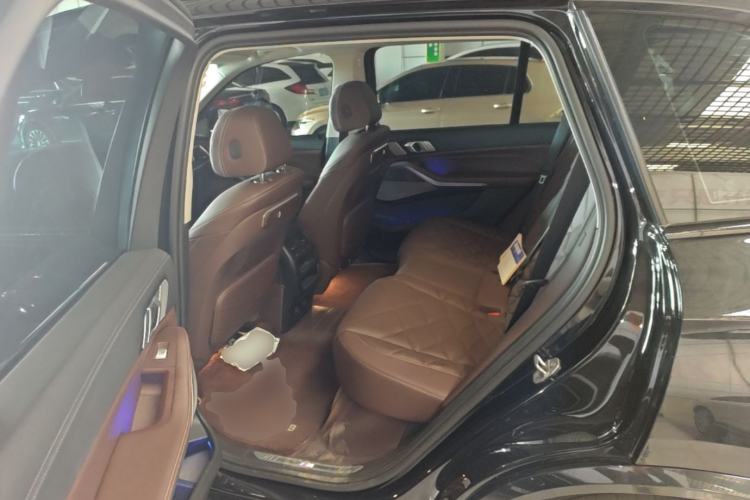 Used BMW X5 2023 xDrive 30Li Luxury M Sport Night Edition Package Left Rear Seat