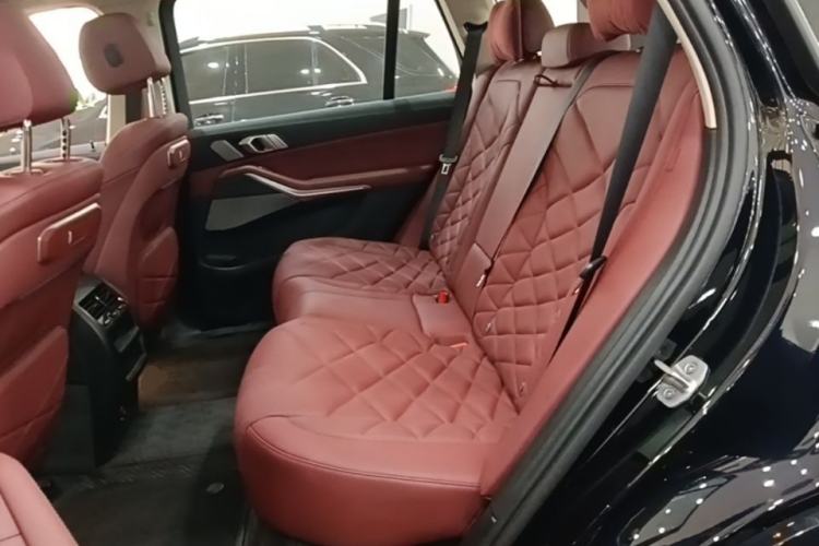 Used BMW X5 2023 xDrive 30Li Luxury M Sport Night Edition Package Left Rear Seat