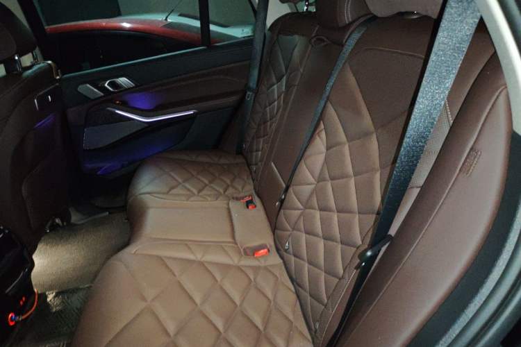 Used BMW X5 2023 xDrive 30Li Luxury M Sport Night Edition Package Left Rear Seat