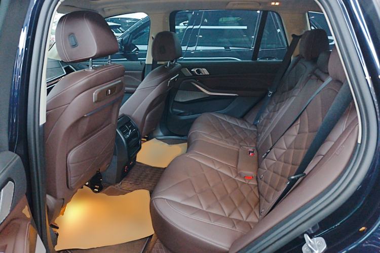 Used BMW X5 2023 xDrive 30Li Luxury M Sport Night Edition Package Left Rear Seat