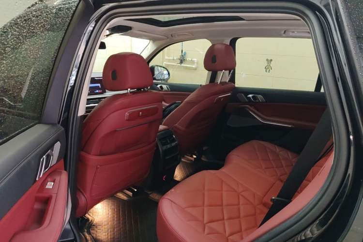 Used BMW X5 2023 xDrive 30Li Luxury M Sport Night Edition Package Left Rear Seat