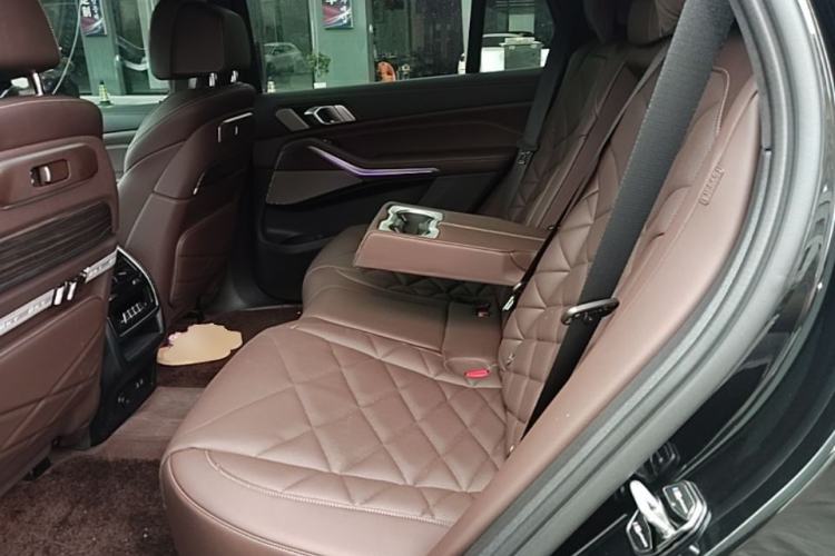 Used BMW X5 2023 xDrive 40Li M Sport Night Edition Package Left Rear Seat