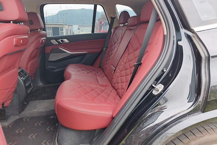 Used BMW X5 2023 xDrive 30Li Luxury M Sport Package Left Rear Seat