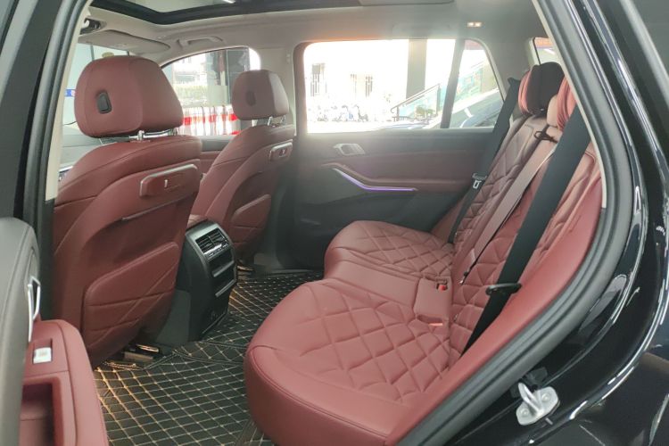 Used BMW X5 2023 xDrive 30Li M Sport Package Left Rear Seat