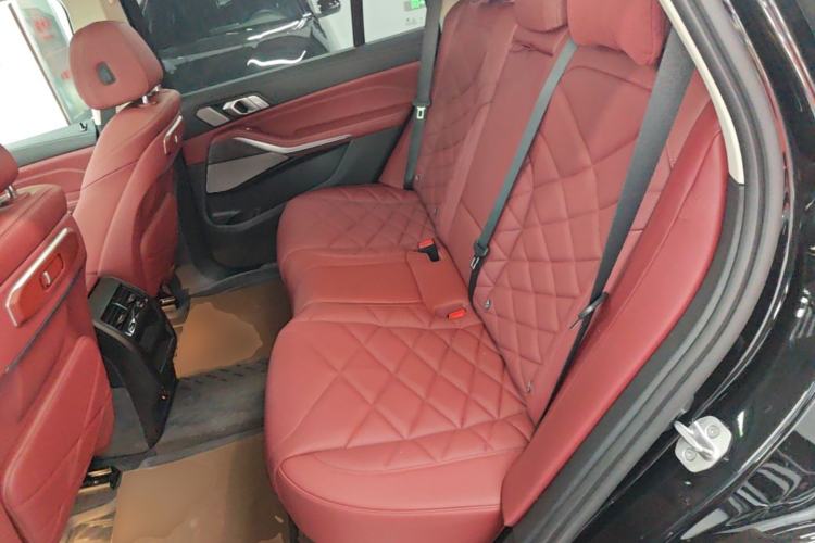 Used BMW X5 2023 xDrive 30Li Luxury M Sport Night Edition Package Left Rear Seat