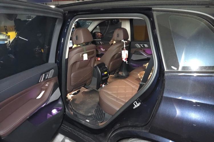Used BMW X5 2023 xDrive 30Li Luxury M Sport Package Left Rear Seat