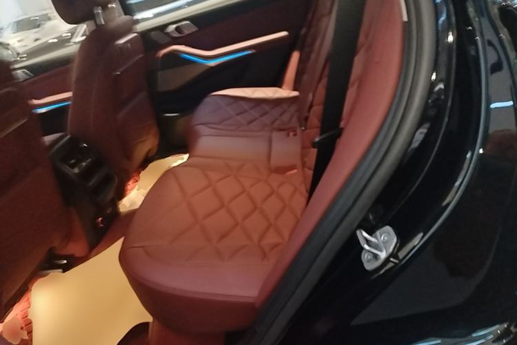 Used BMW X5 2023 xDrive 30Li Luxury M Sport Night Edition Package Left Rear Seat
