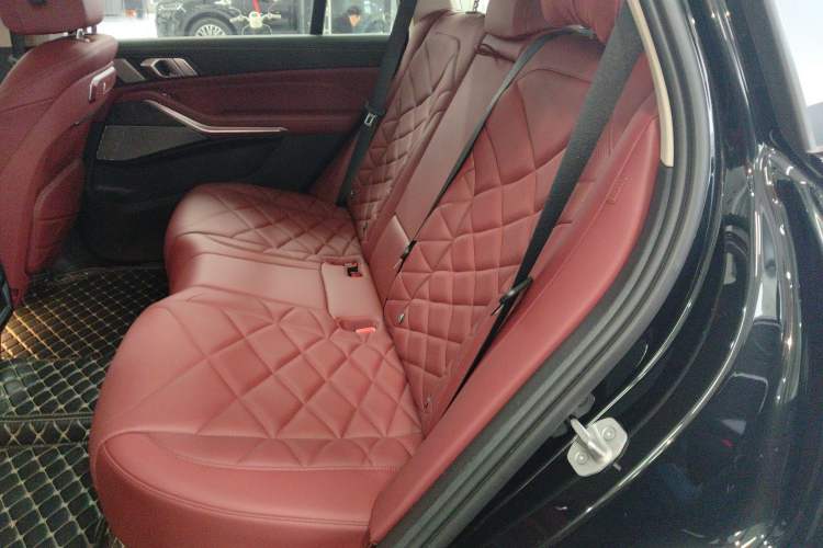 Used BMW X5 2023 xDrive 30Li Luxury M Sport Night Edition Package Left Rear Seat