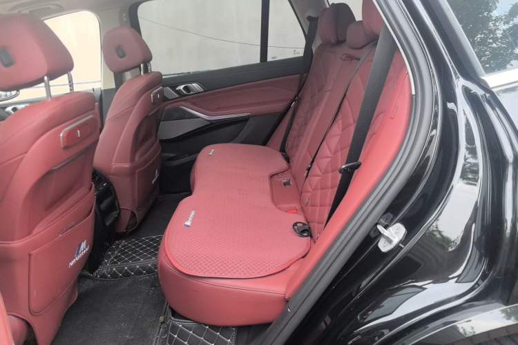 Used BMW X5 2023 xDrive 30Li Luxury M Sport Package Left Rear Seat