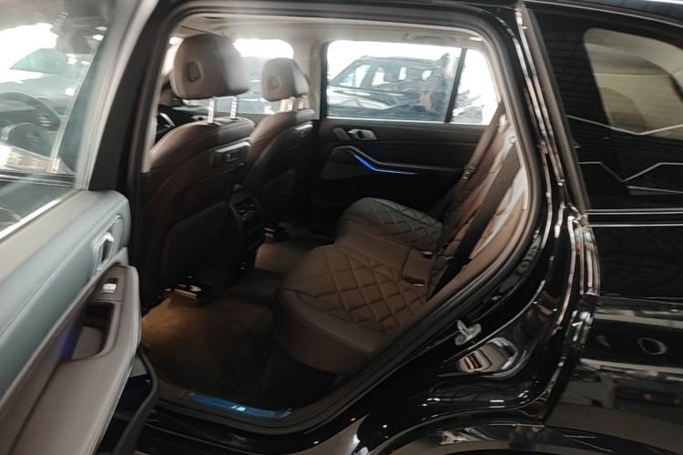 Used BMW X5 2023 xDrive 30Li Luxury M Sport Night Edition Package Left Rear Seat