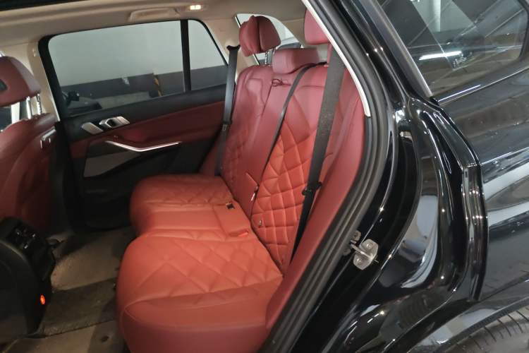 Used BMW X5 2023 xDrive 30Li Luxury M Sport Night Edition Package Left Rear Seat
