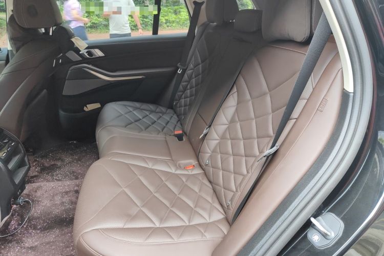 Used BMW X5 2023 xDrive 30Li Luxury M Sport Night Edition Package Left Rear Seat