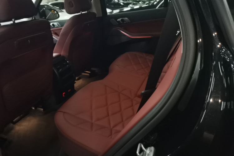 Used BMW X5 2023 xDrive 30Li Luxury M Sport Night Edition Package Left Rear Seat