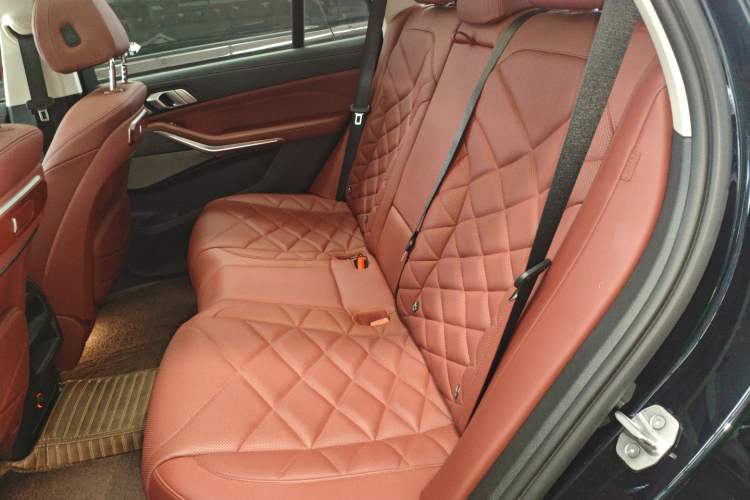 Used BMW X5 2023 xDrive 30Li Luxury M Sport Night Edition Package Left Rear Seat