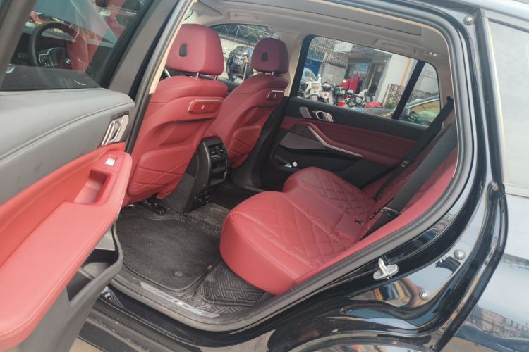 Used BMW X5 2023 xDrive 30Li Luxury M Sport Night Edition Package Left Rear Seat