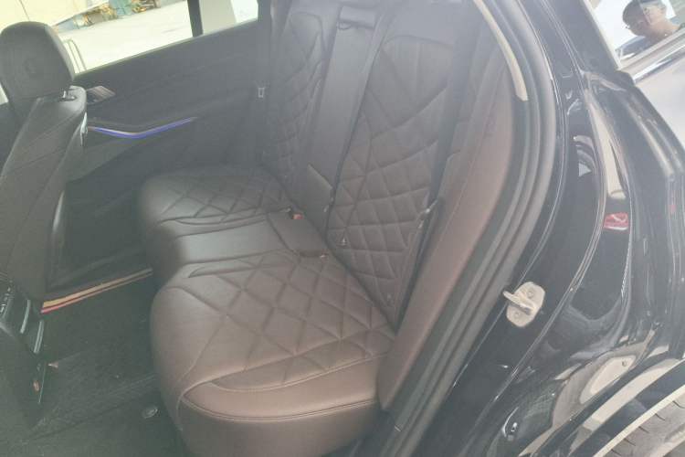 Used BMW X5 2023 xDrive 30Li Luxury M Sport Night Edition Package Left Rear Seat