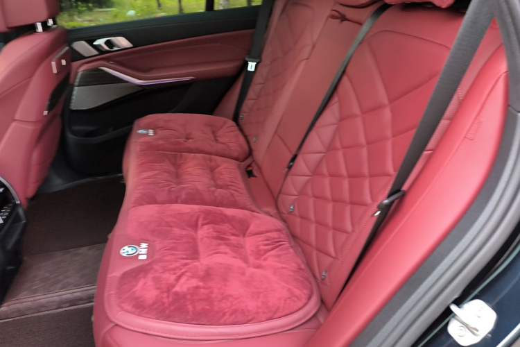 Used BMW X5 2023 xDrive 40Li M Sport Night Edition Package Left Rear Seat