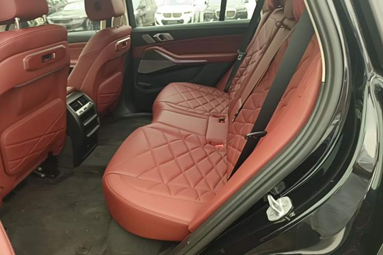 Used BMW X5 2023 xDrive 30Li Luxury M Sport Package Left Rear Seat