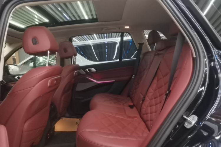 Used BMW X5 2023 xDrive 30Li Luxury M Sport Night Edition Package Left Rear Seat