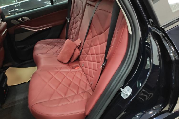 Used BMW X5 2023 xDrive 30Li Luxury M Sport Night Edition Package Left Rear Seat