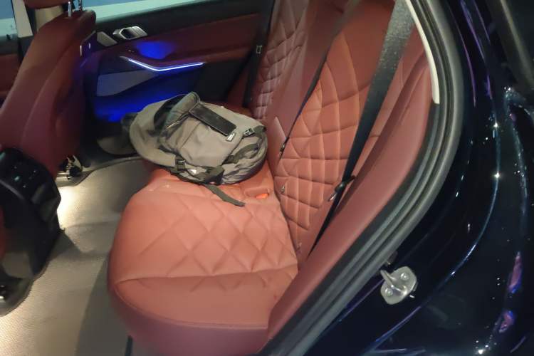 Used BMW X5 2023 xDrive 30Li Luxury M Sport Night Edition Package Left Rear Seat