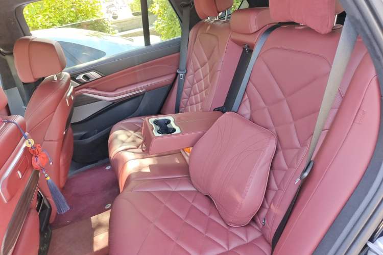 Used BMW X5 2023 xDrive 40Li M Sport Night Edition Package Left Rear Seat