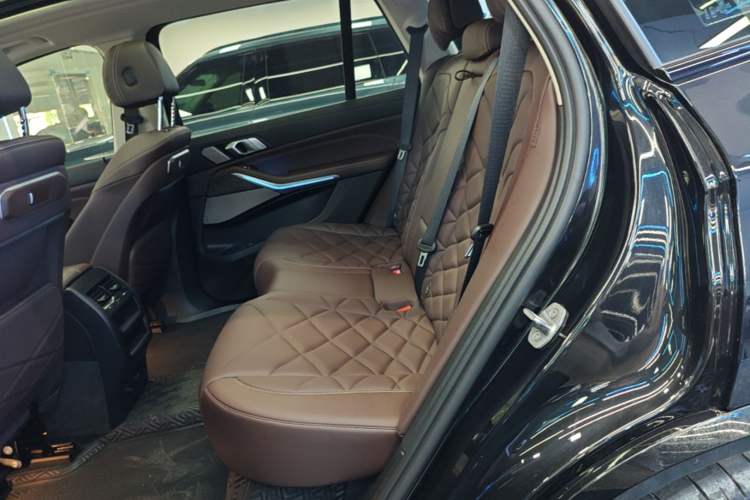 Used BMW X5 2023 xDrive 30Li Luxury M Sport Package Left Rear Seat
