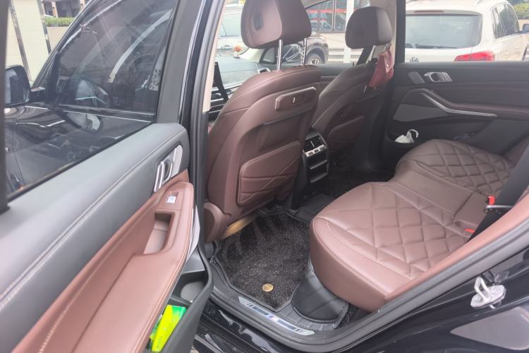 Used BMW X5 2023 xDrive 30Li Luxury M Sport Night Edition Package Left Rear Seat