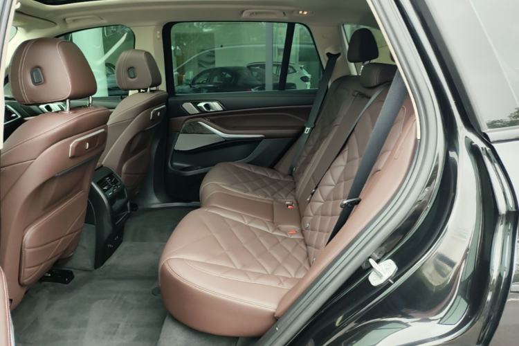 Used BMW X5 2023 xDrive 30Li Luxury M Sport Night Edition Package Left Rear Seat