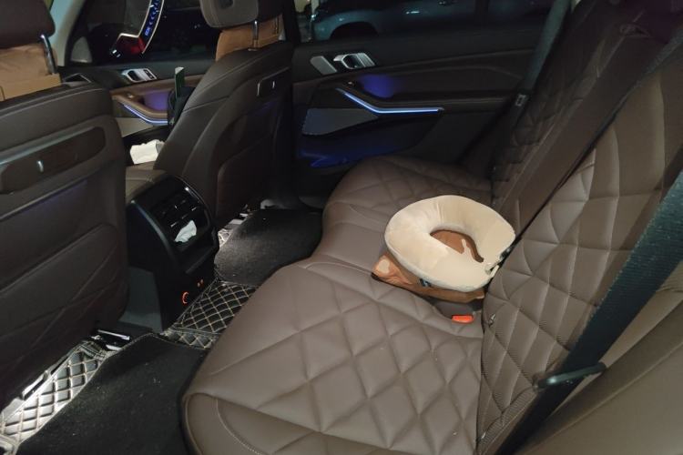Used BMW X5 2023 xDrive 30Li Luxury M Sport Night Edition Package Left Rear Seat