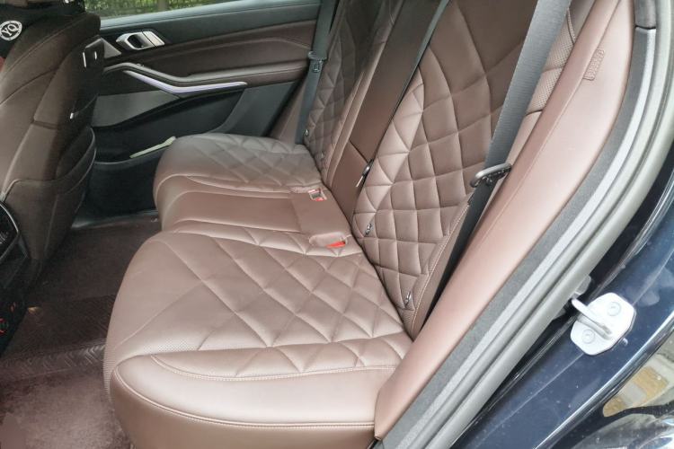 Used BMW X5 2023 xDrive 40Li M Sport Package Left Rear Seat