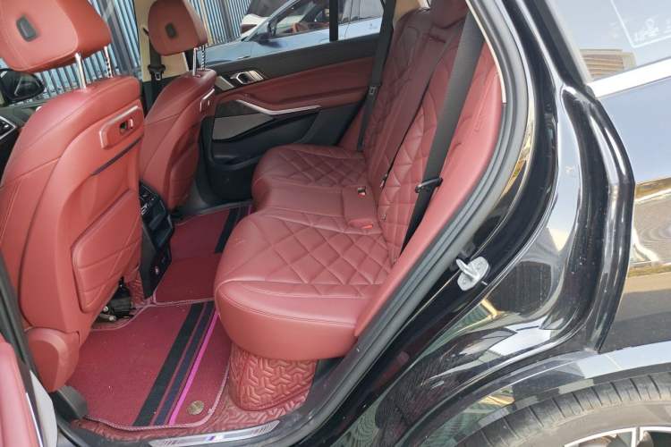 Used BMW X5 2023 xDrive 30Li Luxury M Sport Package Left Rear Seat