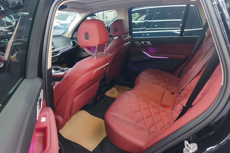 Used BMW X5 2023 xDrive 30Li Luxury M Sport Night Edition Package Left Rear Seat