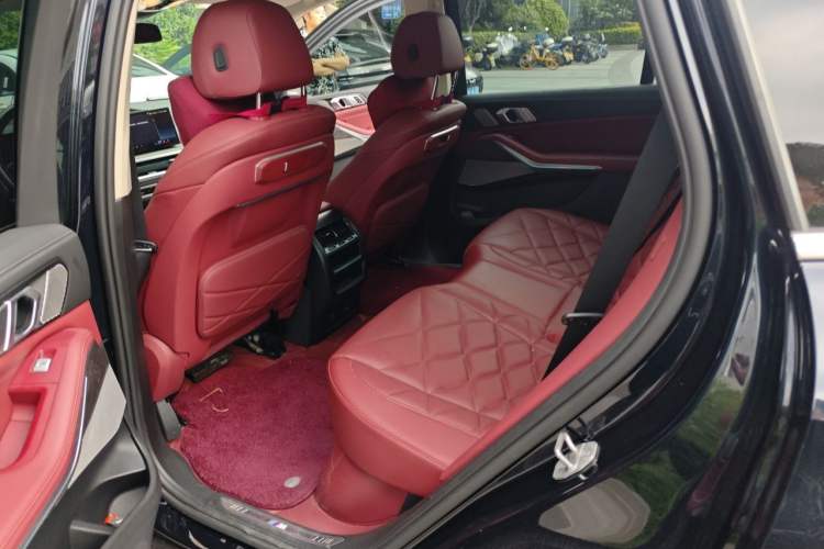 Used BMW X5 2023 xDrive 30Li M Sport Package Left Rear Seat