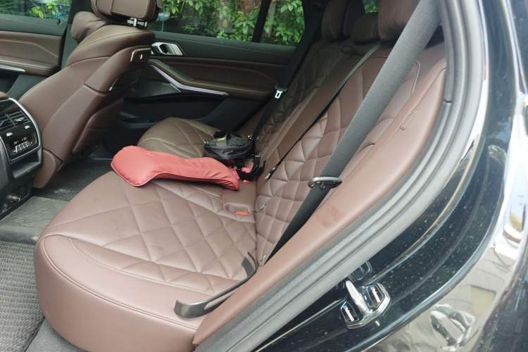 Used BMW X5 2023 xDrive 40Li M Sport Night Edition Package Left Rear Seat
