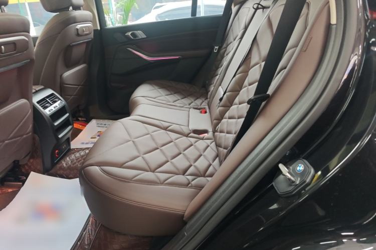 Used BMW X5 2023 xDrive 30Li M Sport Package Left Rear Seat