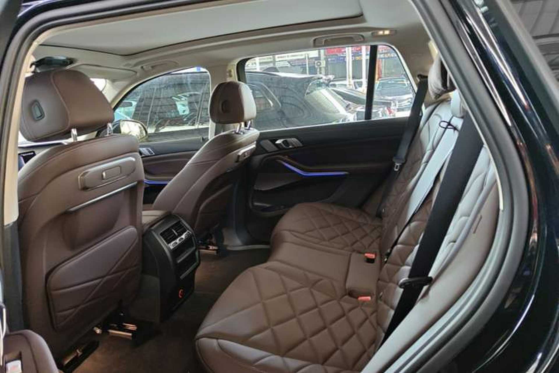 Used BMW X5 2023 xDrive 30Li Luxury M Sport Package Left Rear Seat