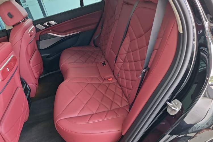 Used BMW X5 2023 xDrive 30Li Luxury M Sport Night Edition Package Left Rear Seat