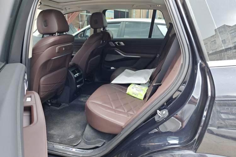 Used BMW X5 2023 xDrive 30Li Luxury M Sport Package Left Rear Seat