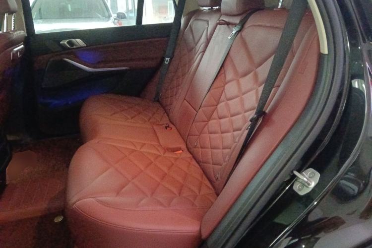 Used BMW X5 2023 xDrive 30Li M Sport Package Left Rear Seat