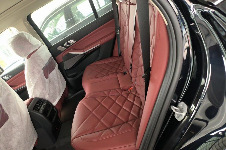 Used BMW X5 2023 xDrive 30Li Luxury M Sport Night Edition Package Left Rear Seat
