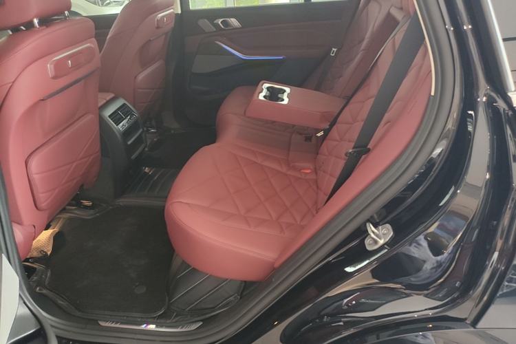 Used BMW X5 2023 xDrive 30Li Luxury M Sport Package Left Rear Seat