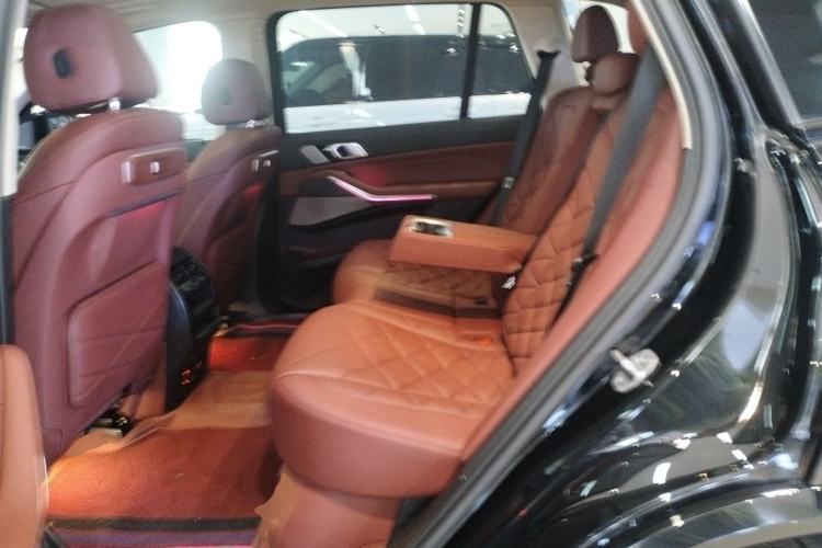 Used BMW X5 2023 xDrive 30Li Luxury M Sport Night Edition Package Left Rear Seat