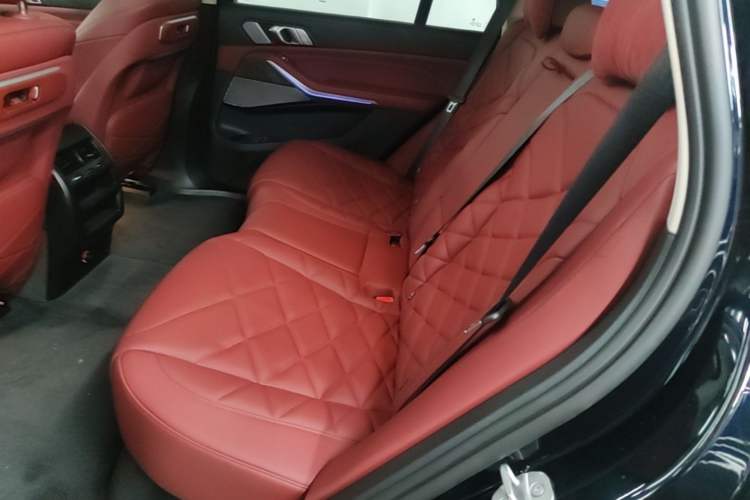 Used BMW X5 2023 xDrive 30Li Luxury M Sport Night Edition Package Left Rear Seat