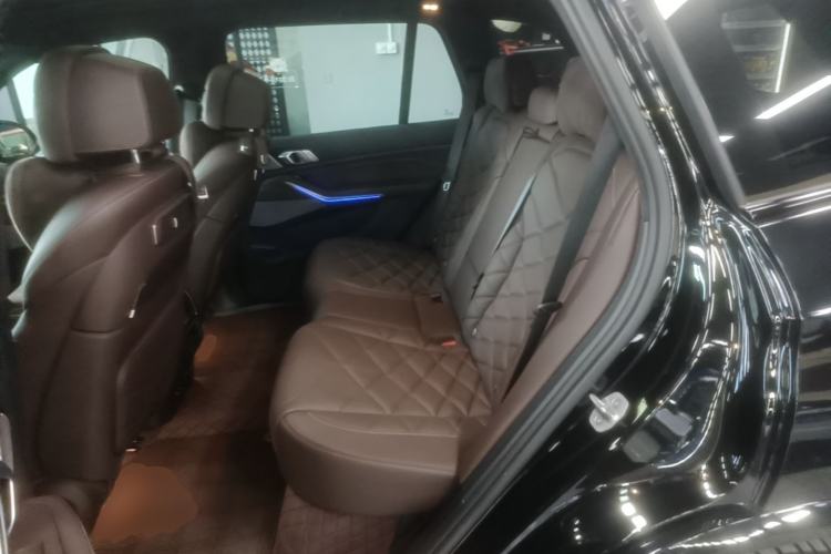 Used BMW X5 2023 xDrive 40Li M Sport Night Edition Package Left Rear Seat