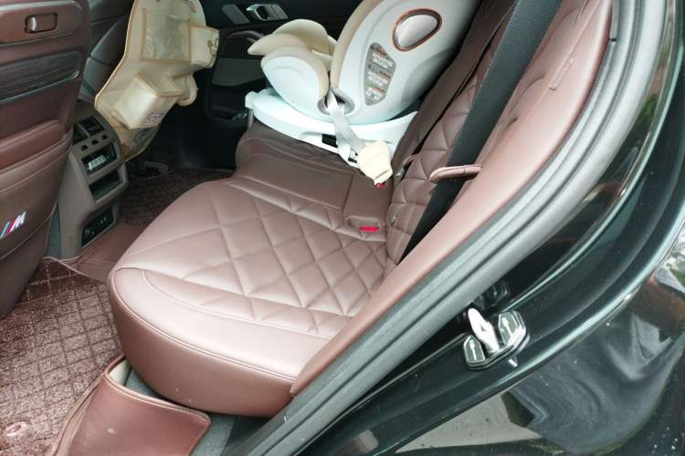 Used BMW X5 2023 xDrive 40Li M Sport Night Edition Package Left Rear Seat