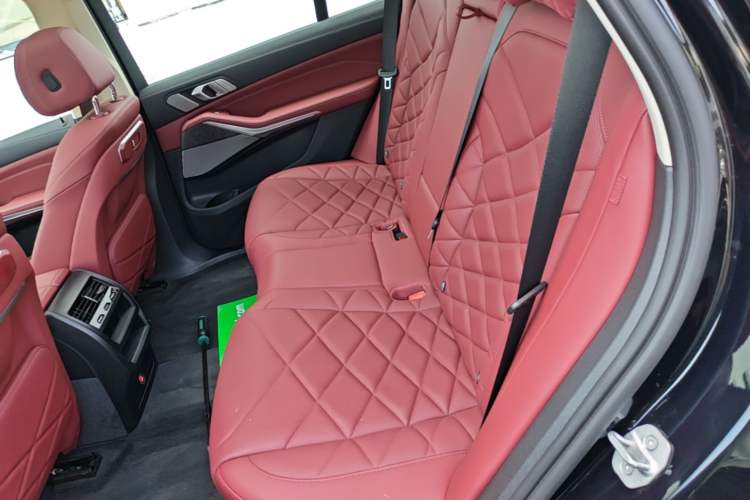 Used BMW X5 2023 xDrive 30Li Luxury M Sport Night Edition Package Left Rear Seat