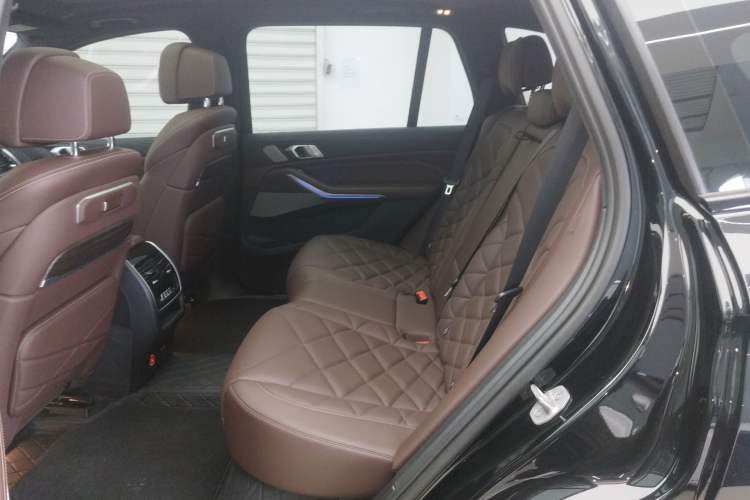 Used BMW X5 2023 xDrive 40Li M Sport Night Edition Package Left Rear Seat